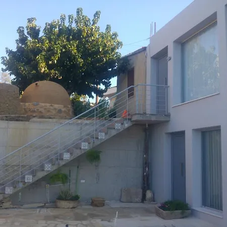 Anmari Villas *